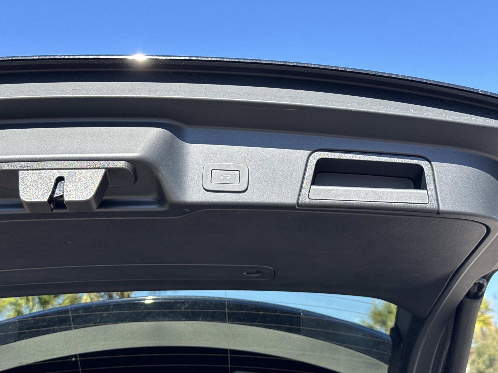 Certified 2025 Land Rover Range Rover Evoque S image 12