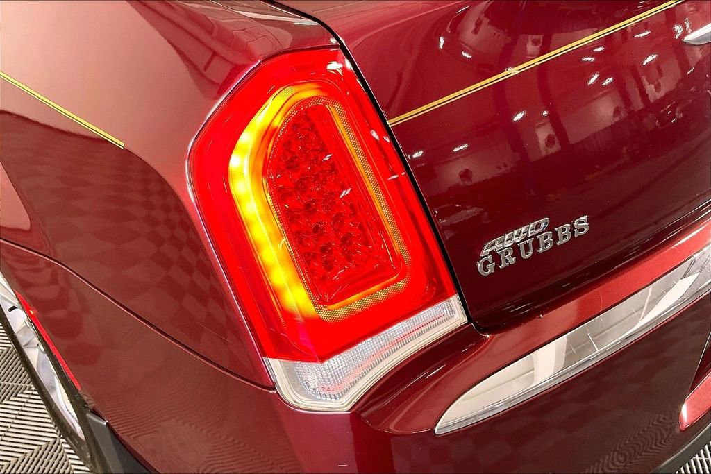 Used 2018 Chrysler 300 Limited AWD/4WD image 40