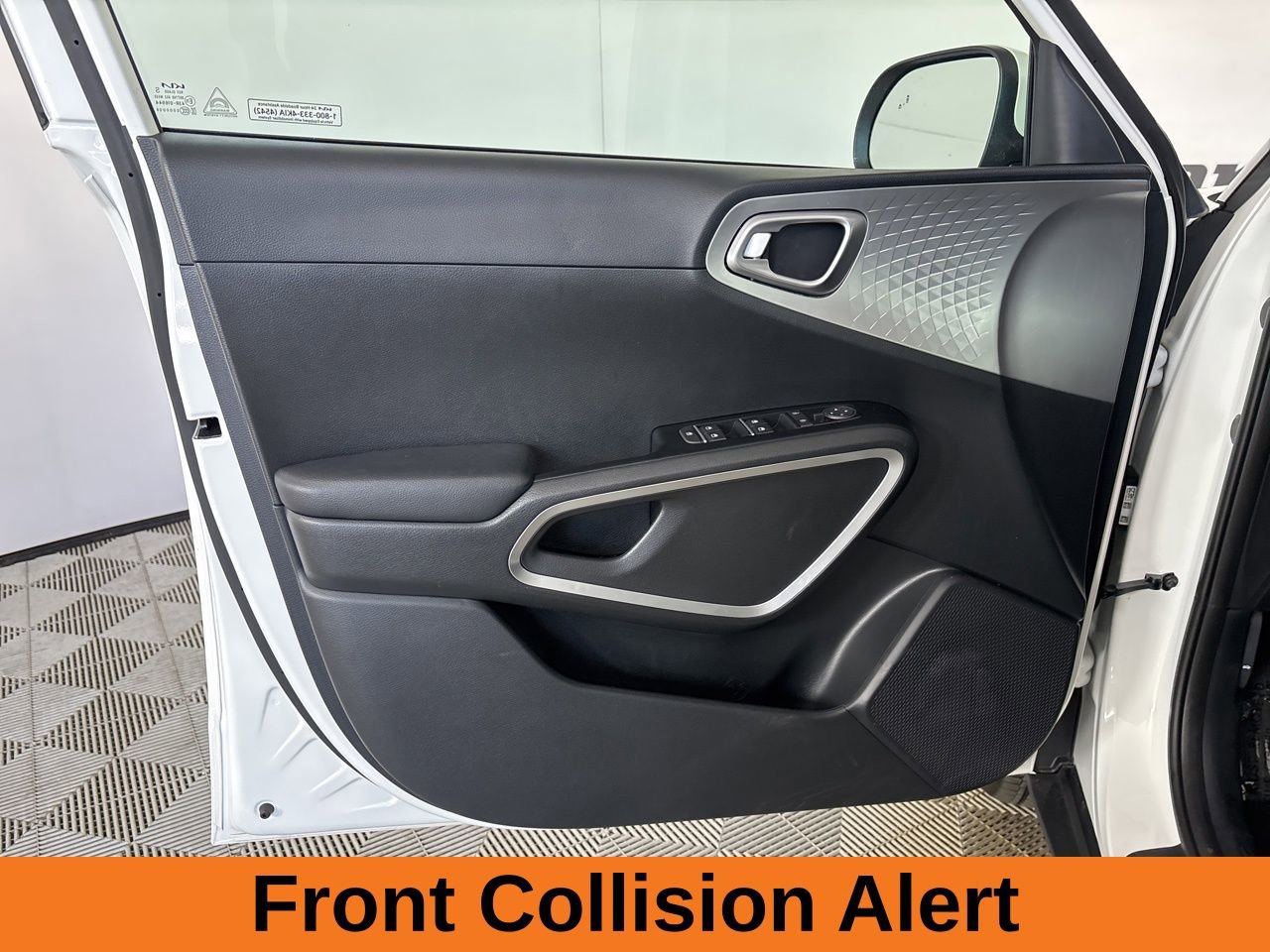 Used 2025 Kia Soul LX w/ LX Technology Package image 8