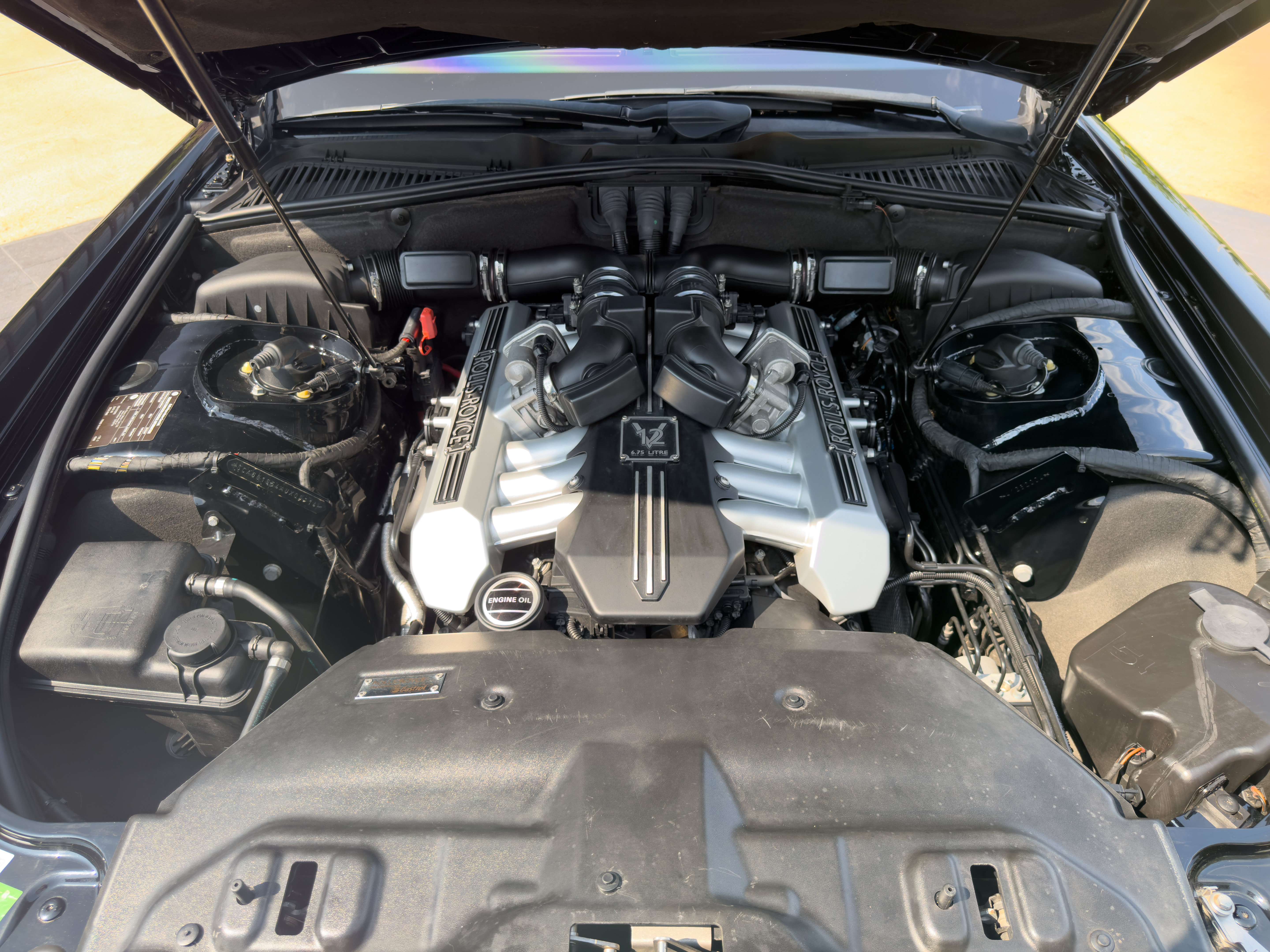 Used 2010 Rolls-Royce Phantom Sedan RWD image 22