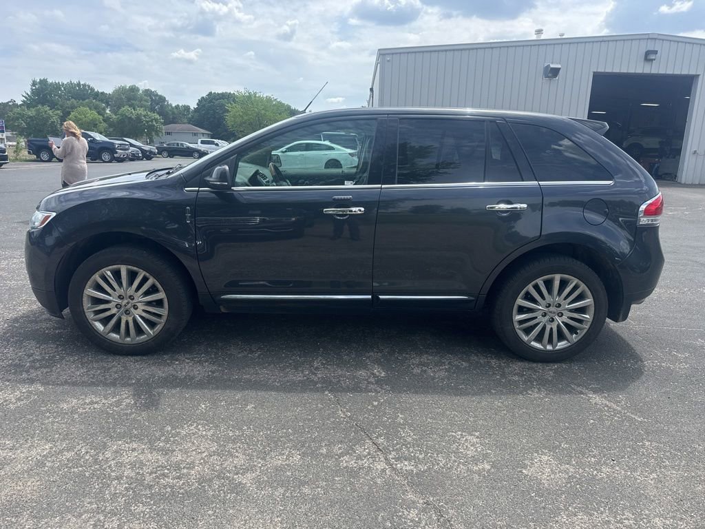 Used 2015 Lincoln MKX AWD w/ Equipment Group 102A image 2