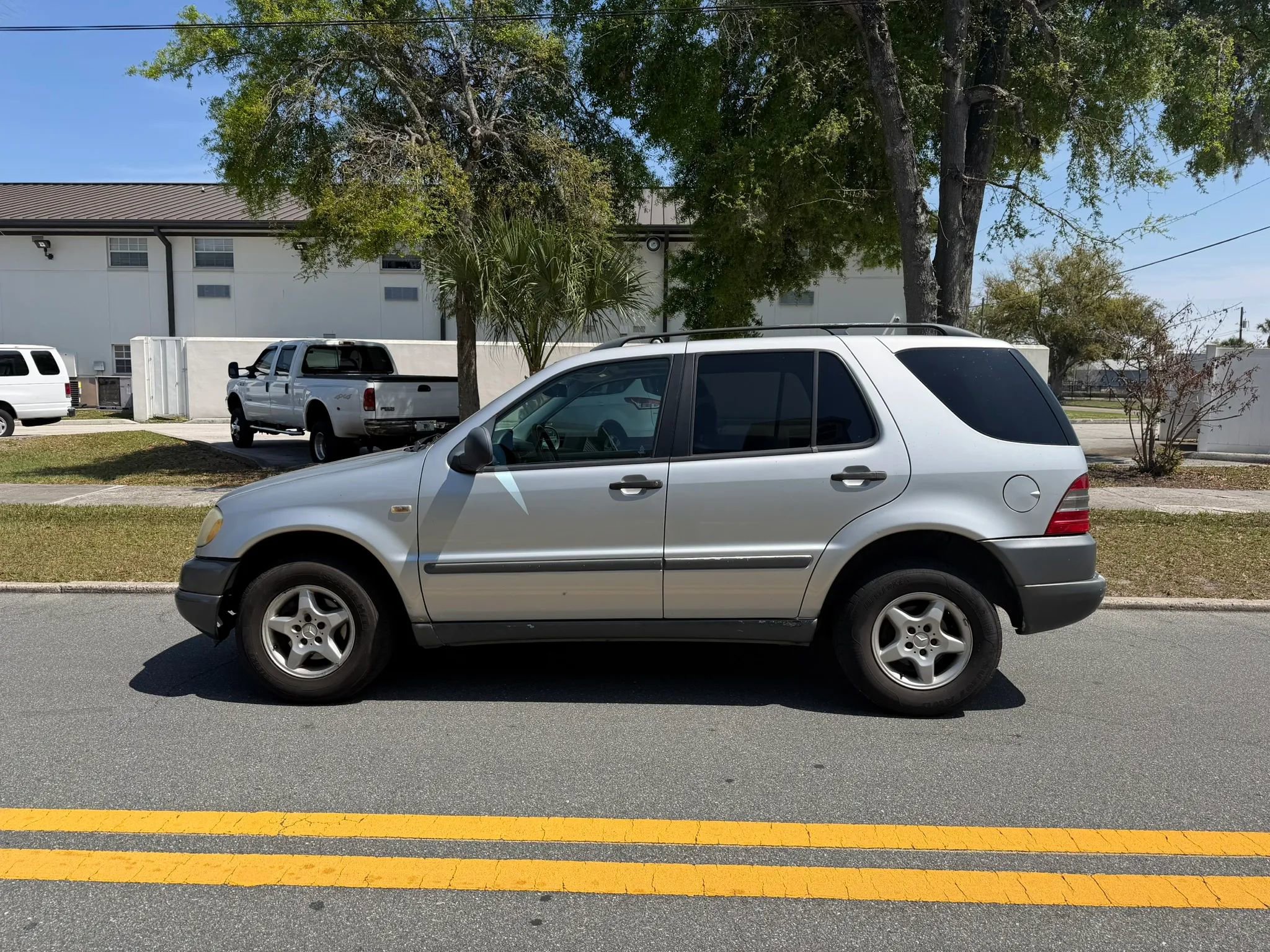 Used 1999 Mercedes-Benz ML 320 ML 320 Sport Utility 4D image 8
