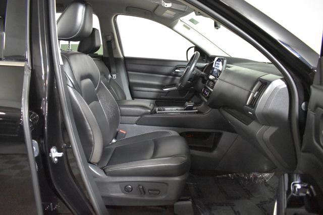 Used 2023 Nissan Pathfinder SL AWD/4WD image 39