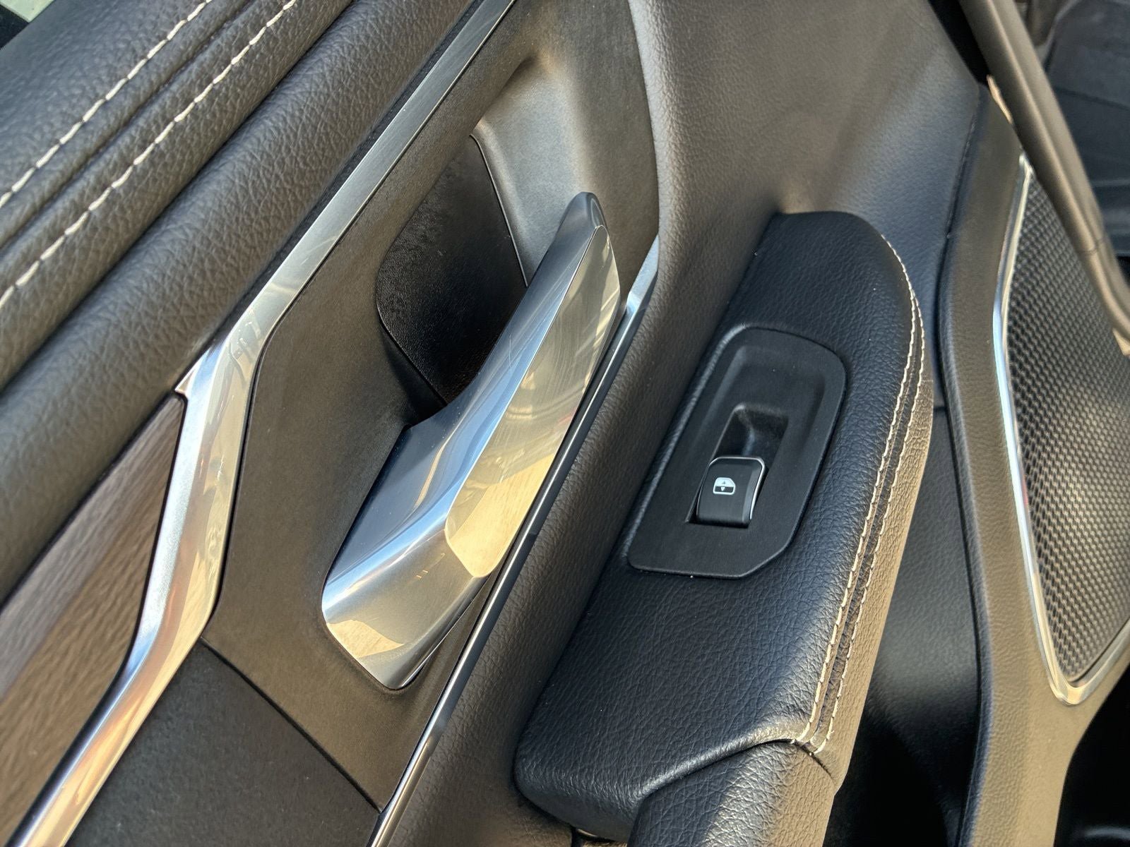 Used 2025 RAM 1500 Laramie w/ Sport Appearance Package image 18