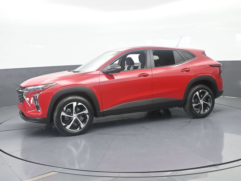 Used 2026 Chevrolet Trax RS FWD image 2