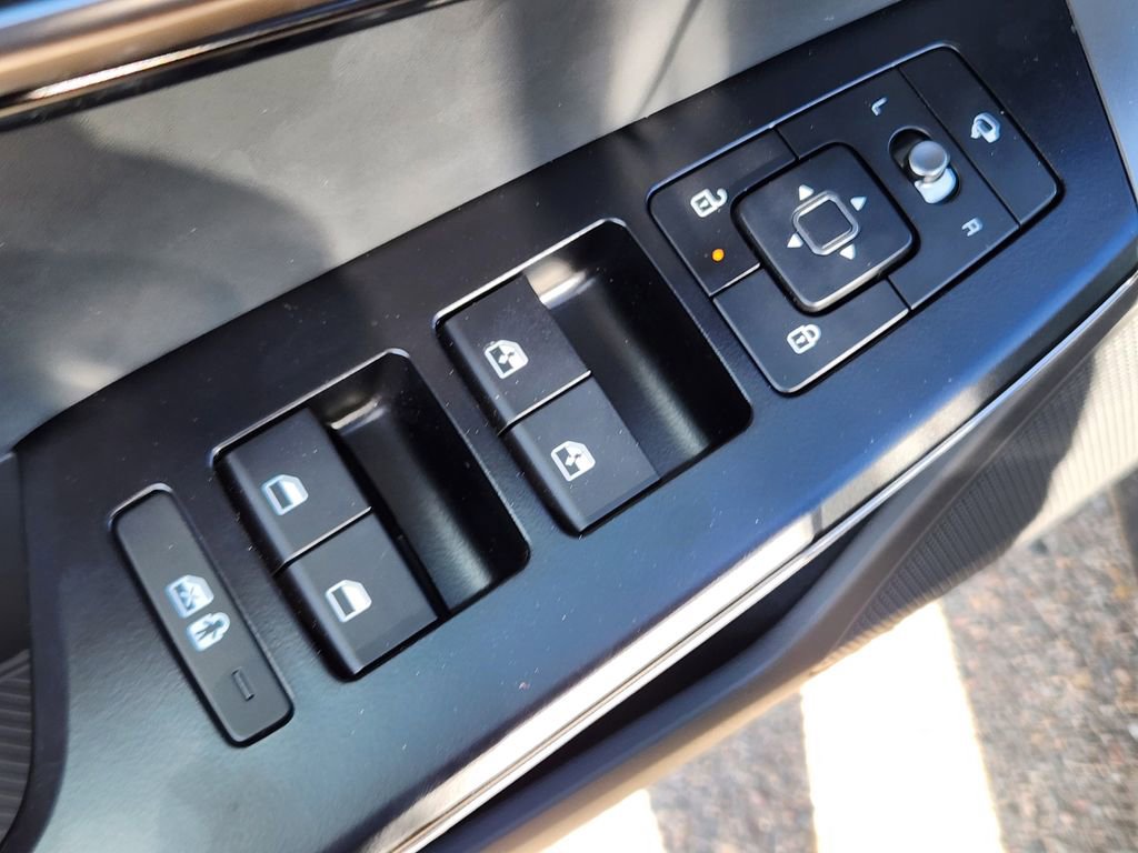 New 2025 Kia EV6 Light w/ Light LR Technology Package AWD/4WD image 7