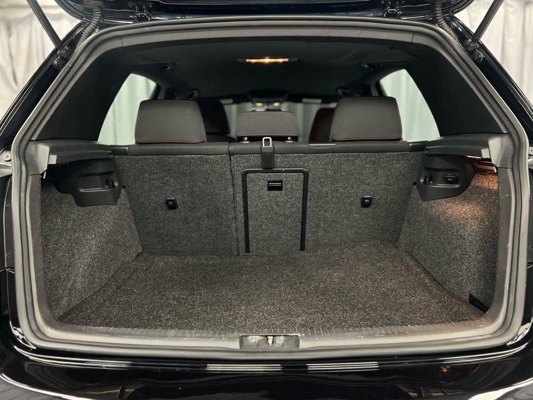 Used 2012 Volkswagen Golf 4-Door image 38