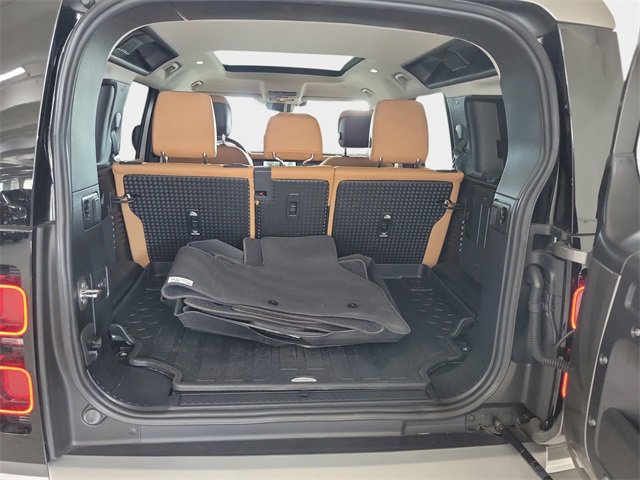 Used 2024 Land Rover Defender 110 S image 32