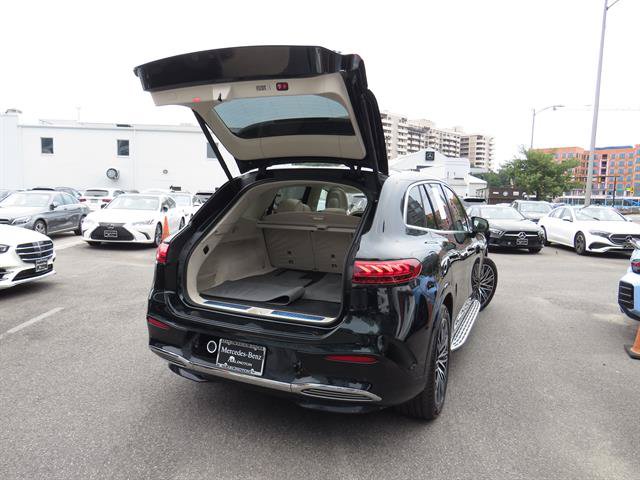 Certified 2023 Mercedes-Benz EQS 580 4MATIC SUV w/ Exclusive Trim Package image 35