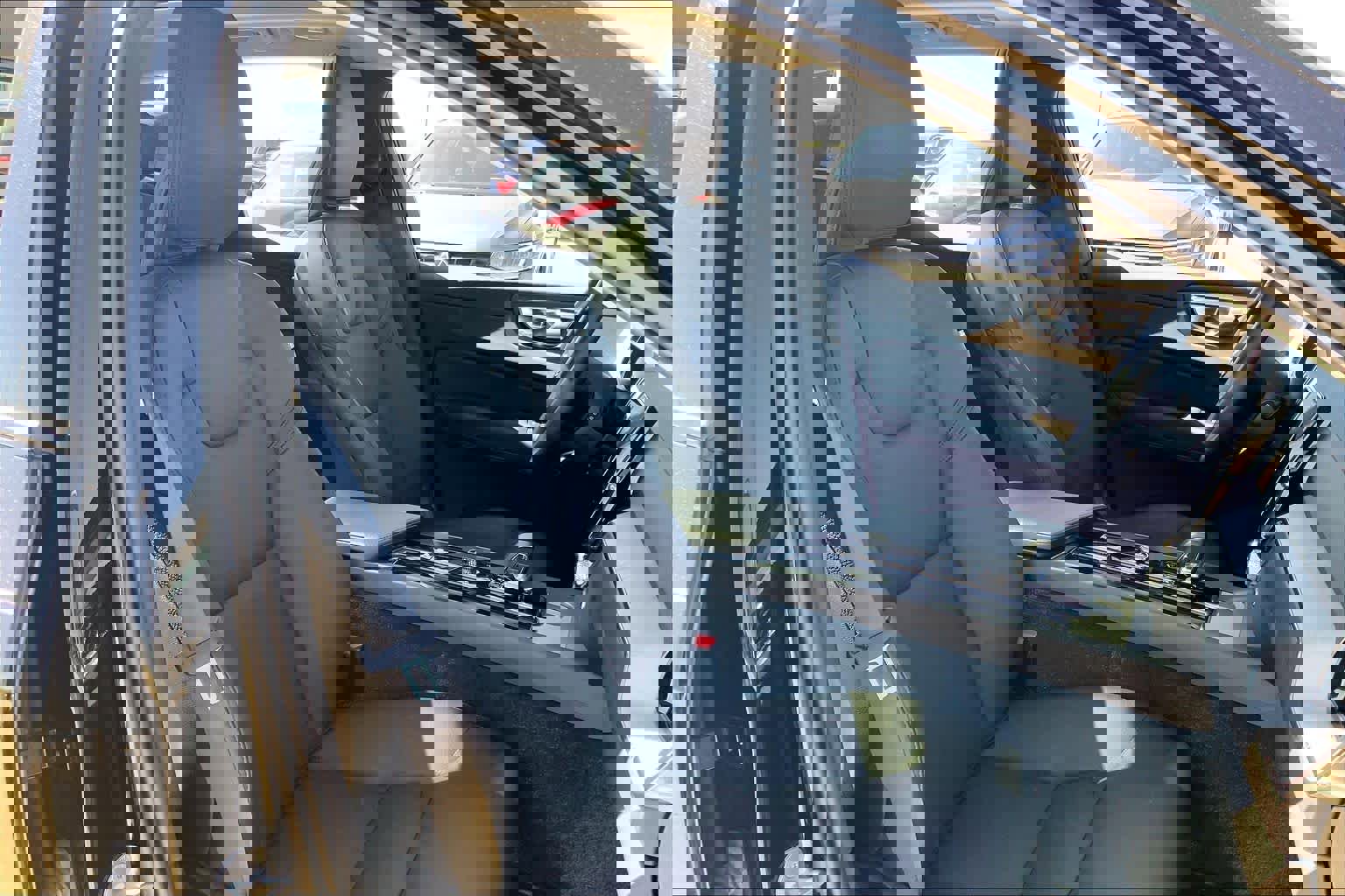 Used 2025 Volvo XC60 B5 Plus image 8