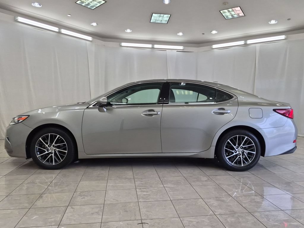 Used 2017 Lexus ES 350 w/ Luxury Package FWD image 5
