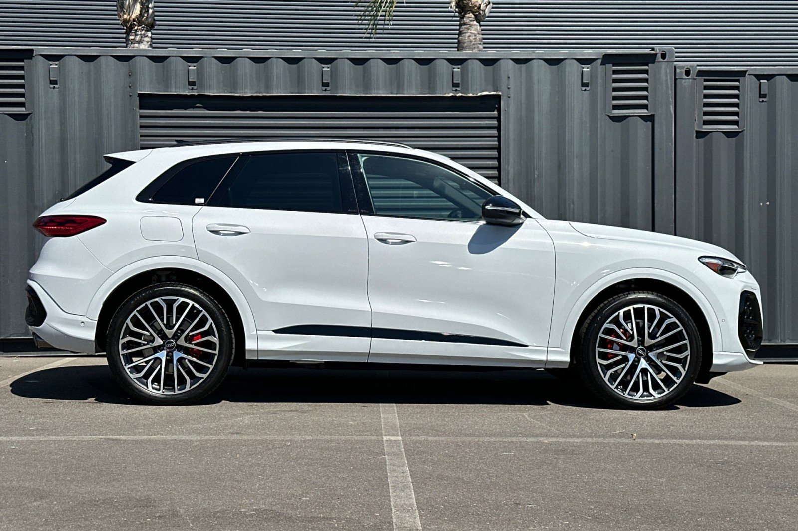 Used 2025 Audi SQ5 Premium Plus image 9