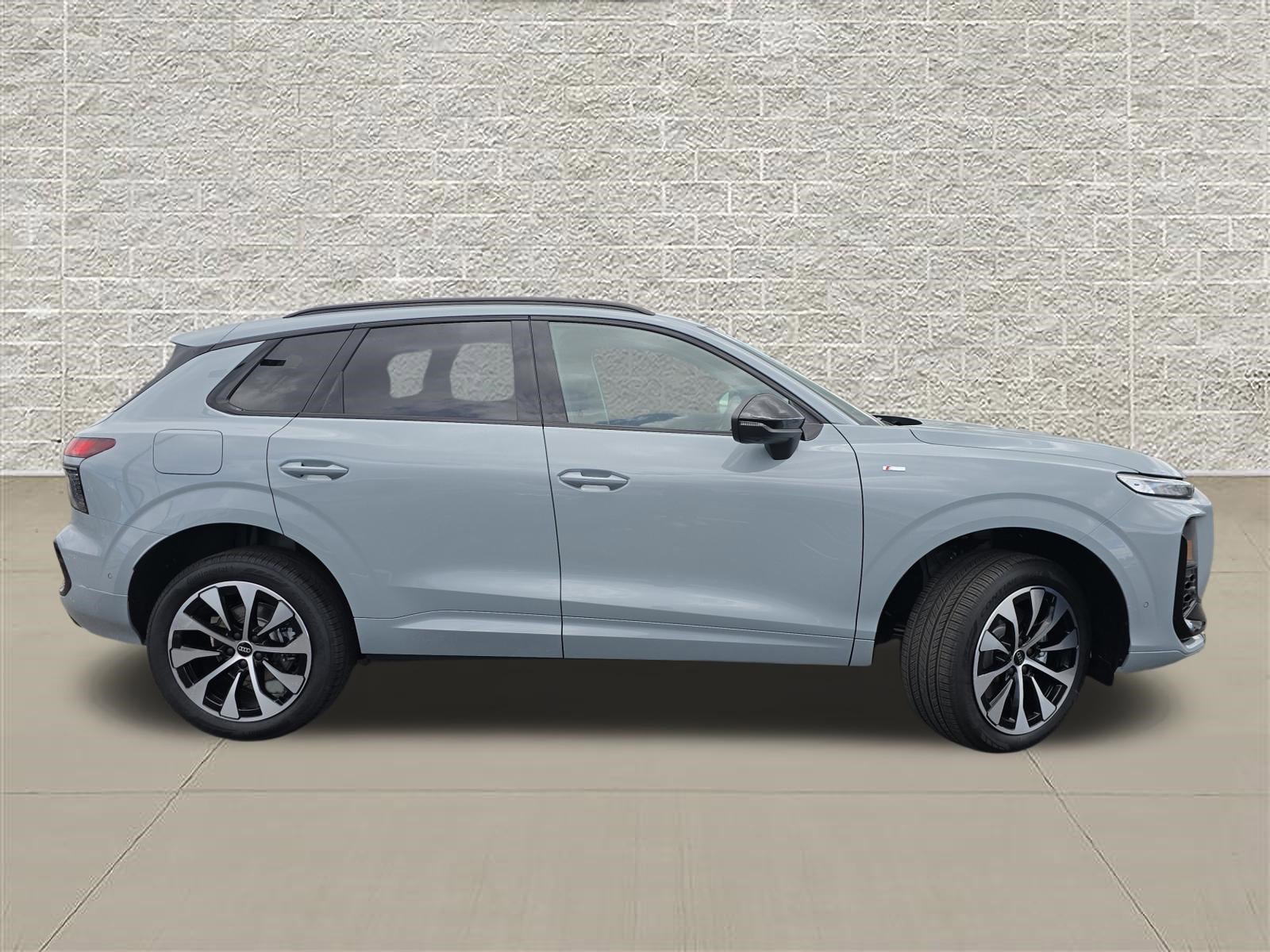 New 2026 Audi Q3 quattro 2.0T AWD/4WD image 8