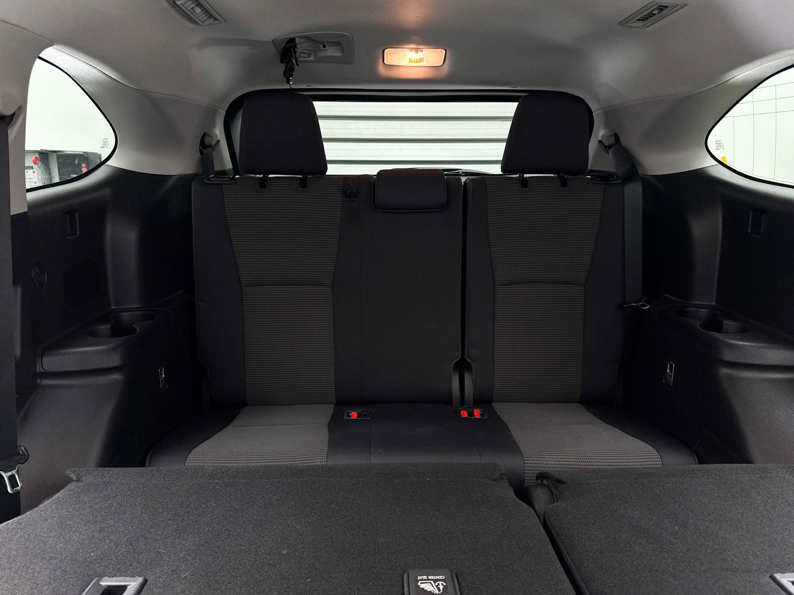 Used 2023 Toyota Highlander LE image 9
