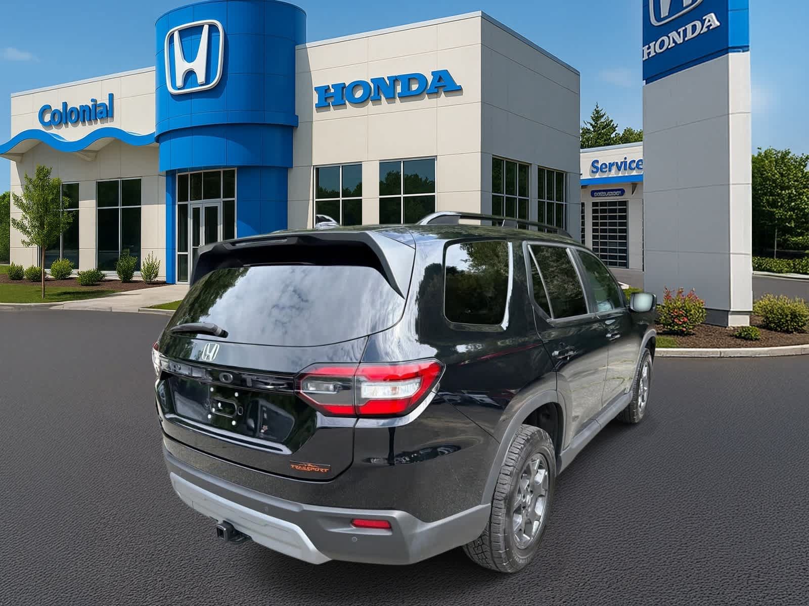 Used 2025 Honda Pilot TrailSport image 6