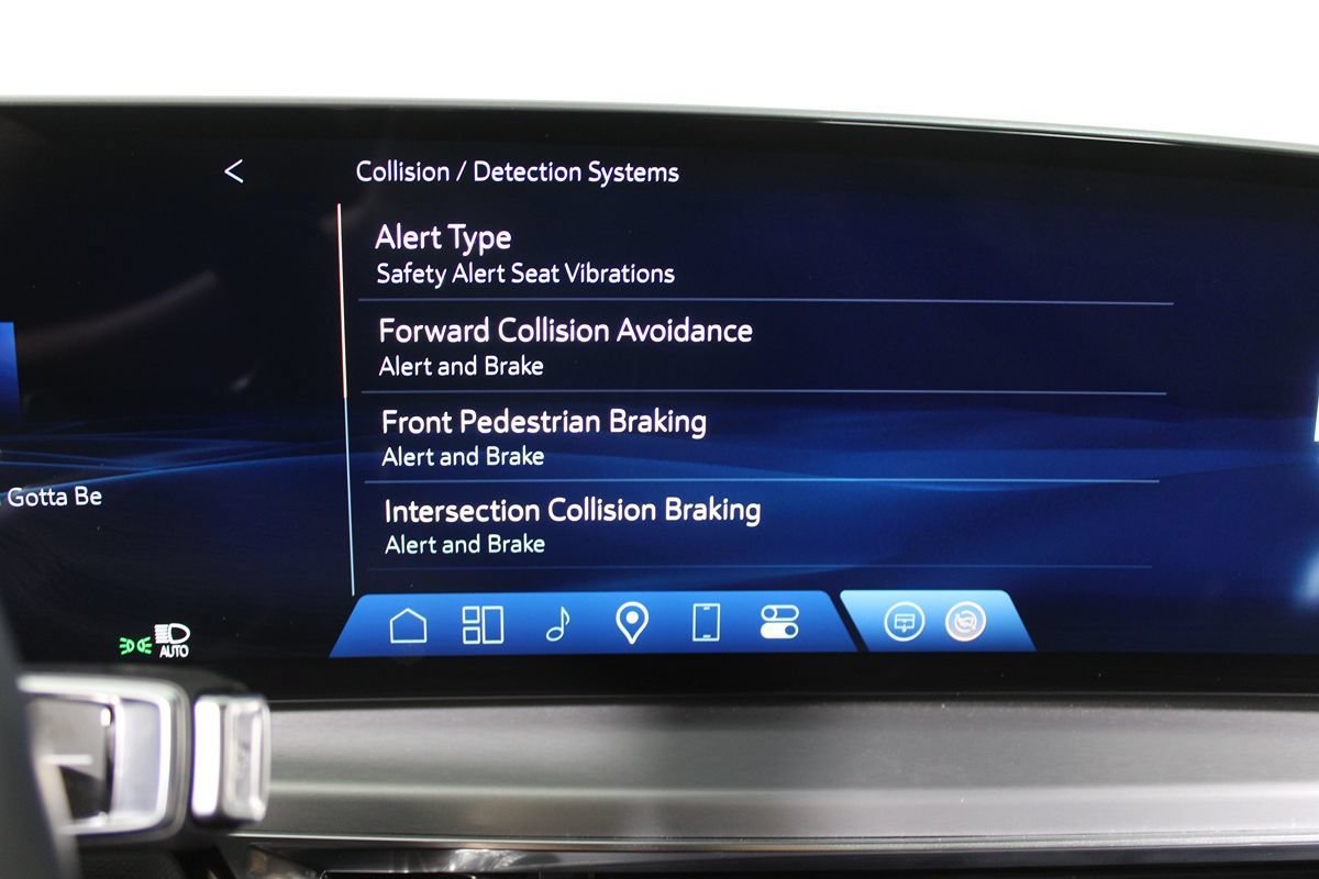 Used 2024 Cadillac Lyriq Luxury AWD/4WD image 22