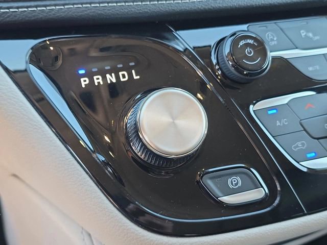 Used 2024 Chrysler Pacifica Limited image 32