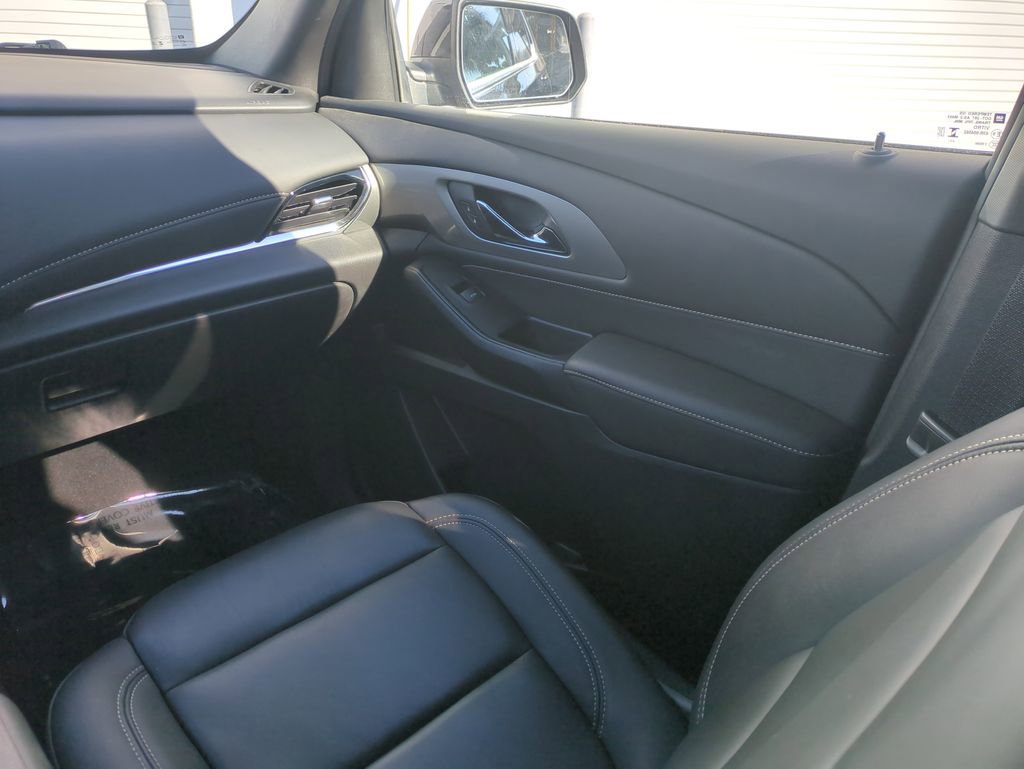 Used 2024 Chevrolet Traverse LT image 19