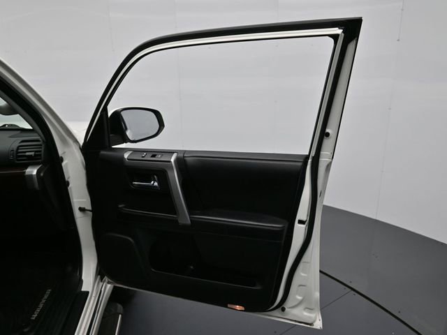 Used 2016 Toyota 4Runner SR5 image 29