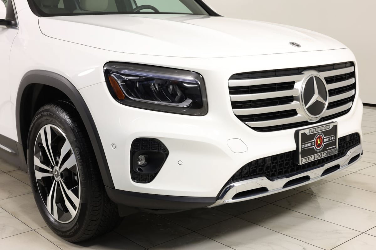 Used 2025 Mercedes-Benz GLB 250 4MATIC image 37