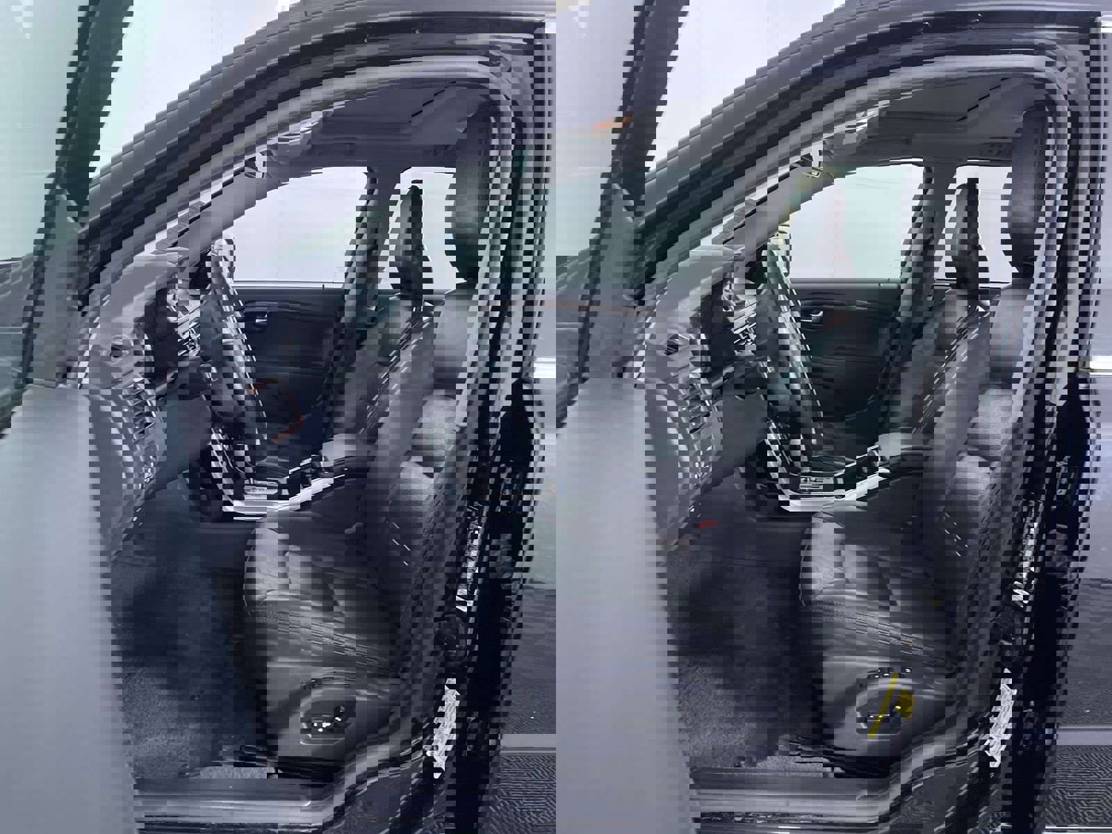 Used 2012 Volvo XC70 T6 Premier Plus image 15