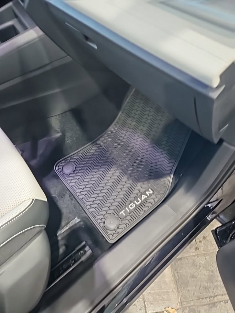 New 2026 Volkswagen Tiguan SE image 14