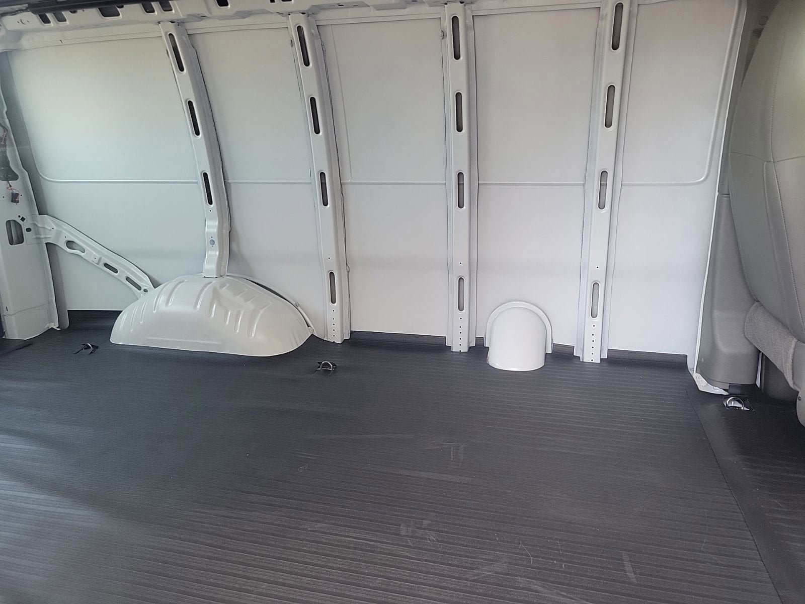 New 2026 GMC Savana 2500 RWD image 9