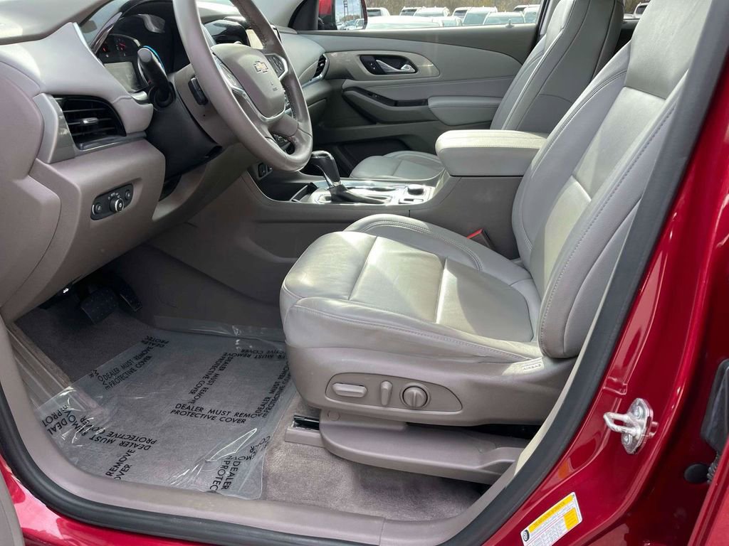 Used 2019 Chevrolet Traverse LT w/ LT Premium Package image 17