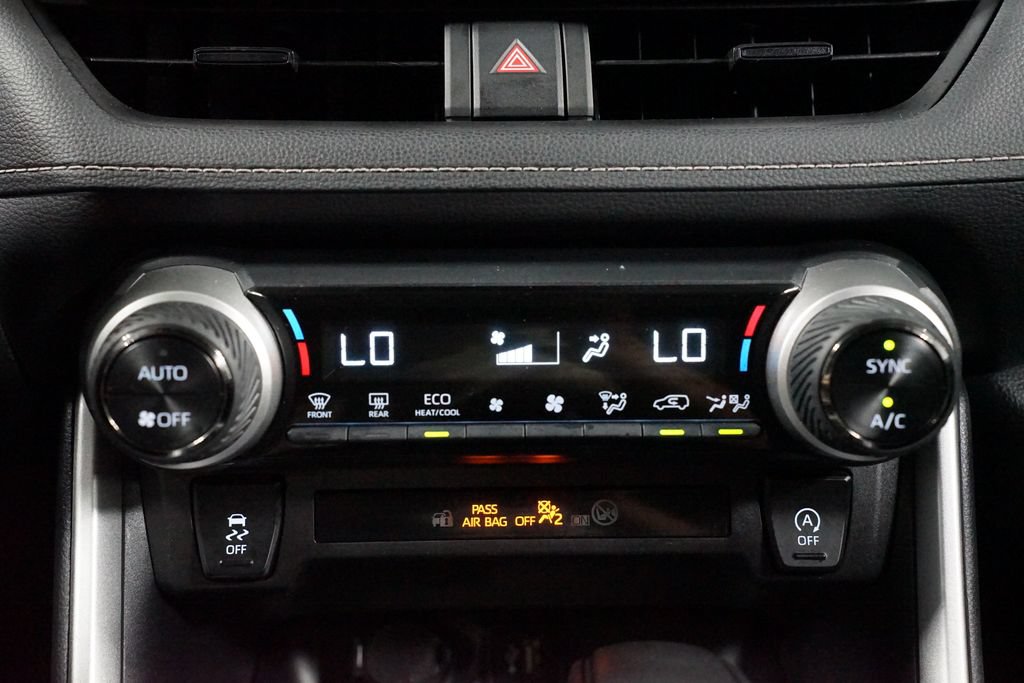Certified 2025 Toyota RAV4 XLE FWD image 20