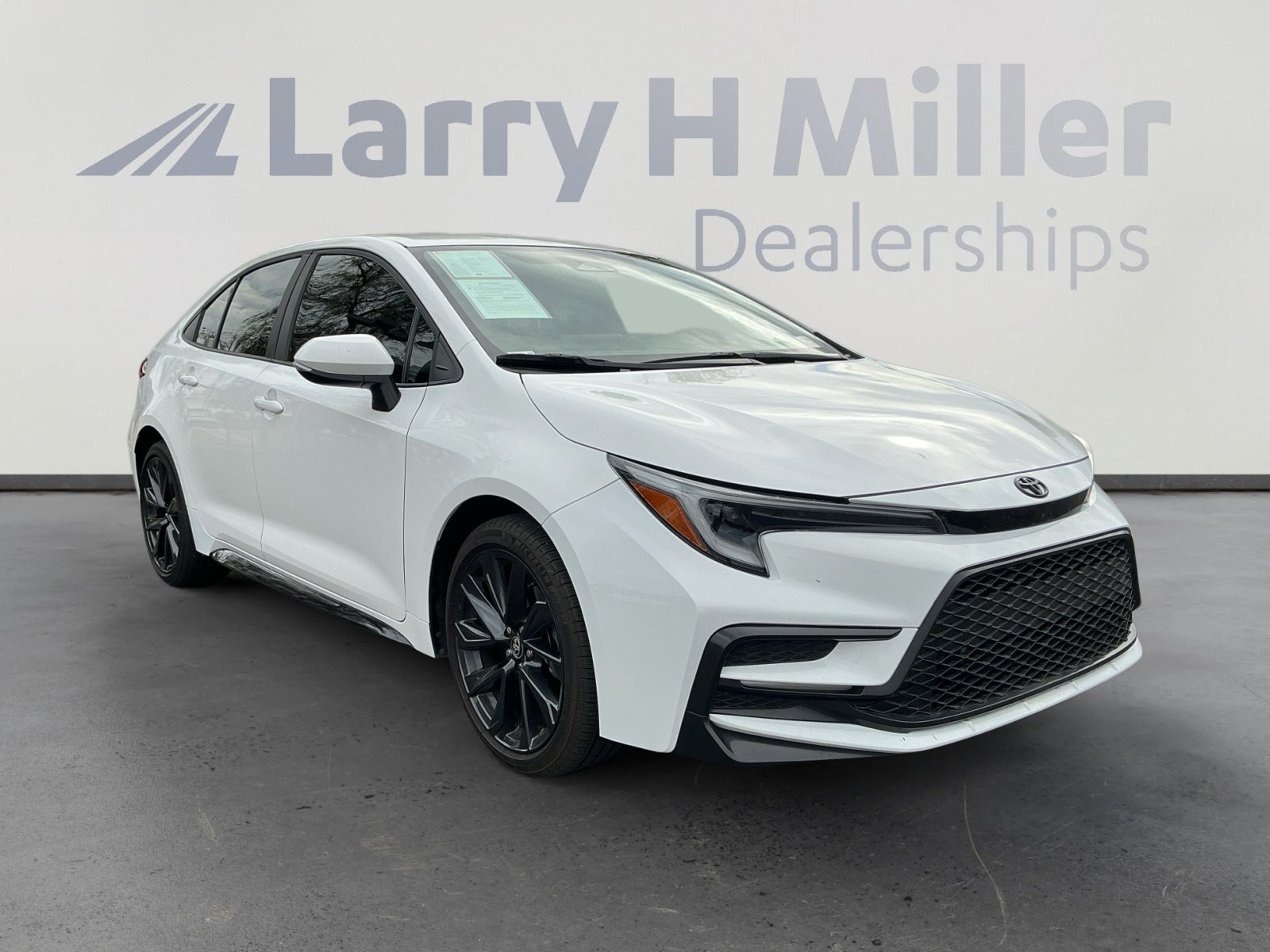 Certified 2025 Toyota Corolla SE w/ Convenience Package image 7