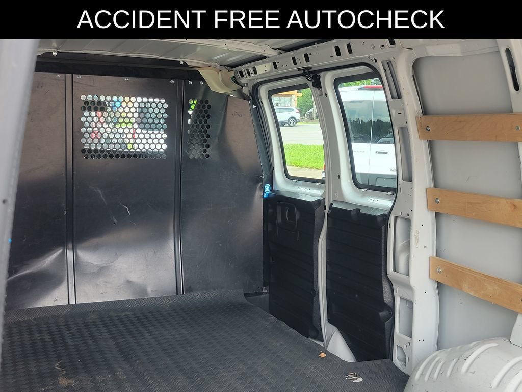 Used 2024 Chevrolet Express 2500 w/ Driver Convenience Package RWD image 7