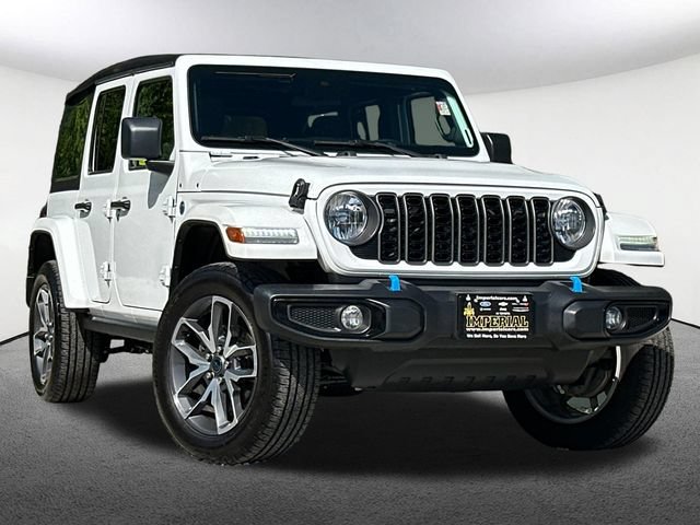 Used 2024 Jeep Wrangler Unlimited w/ Convenience Group AWD/4WD image 2