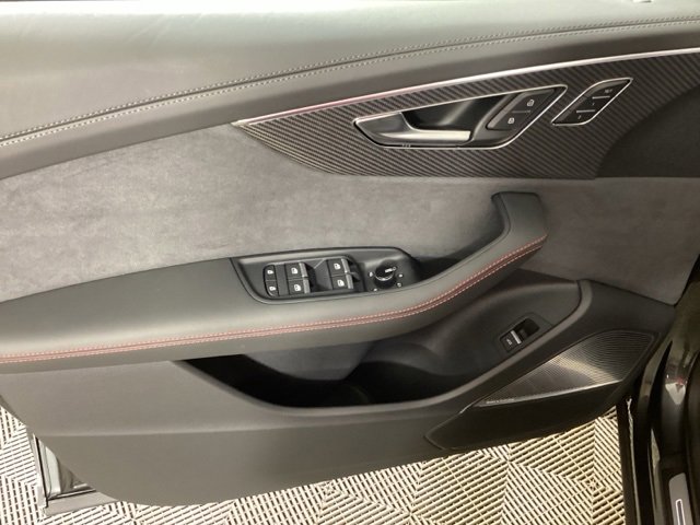 New 2025 Audi RS Q8 performance image 15