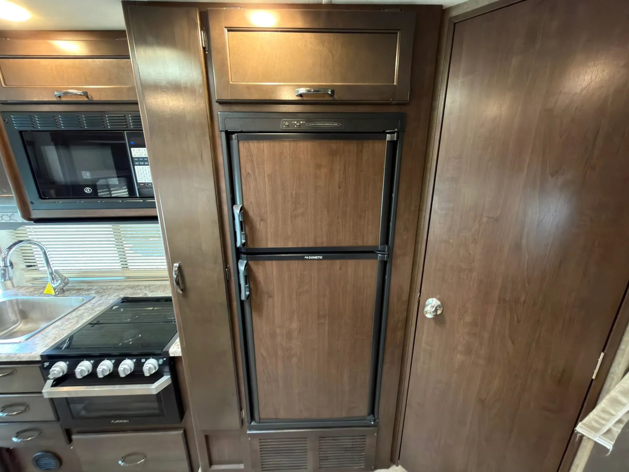 Used 2019 Ford E-350 and Econoline 350 Super Duty w/ Motorhome Prep Package RWD image 30