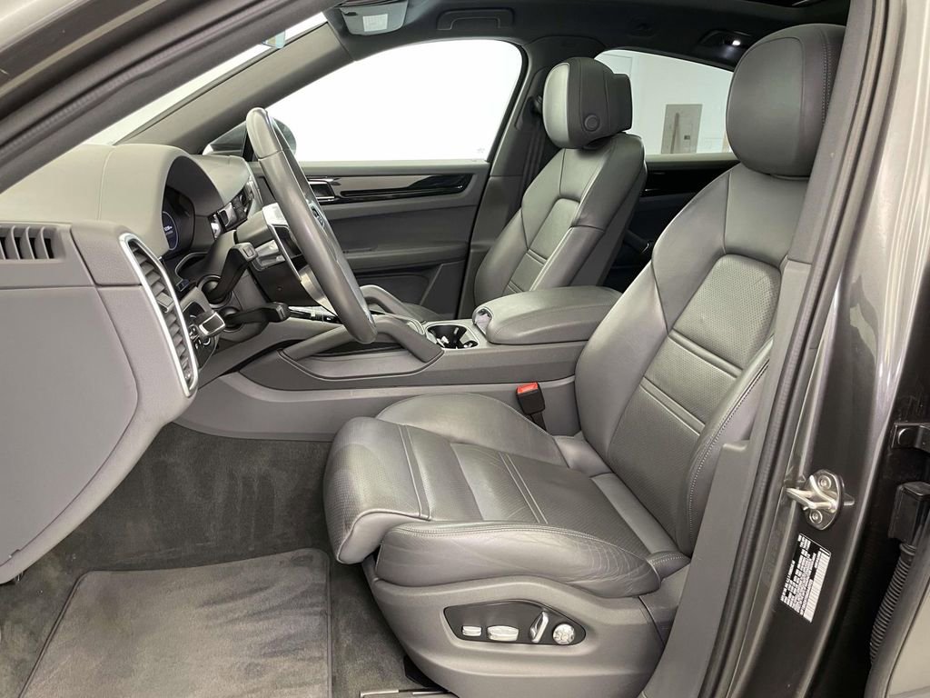 Used 2021 Porsche Cayenne Coupe AWD/4WD image 5