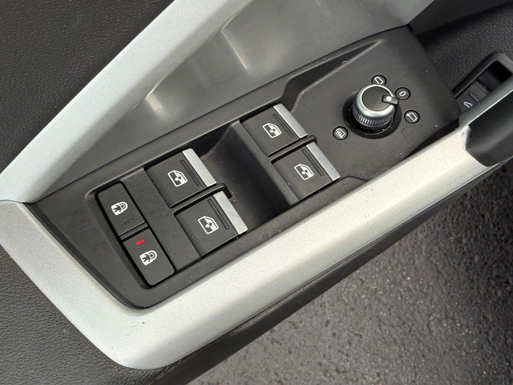 Used 2025 Audi Q3 2.0T Premium AWD/4WD image 15
