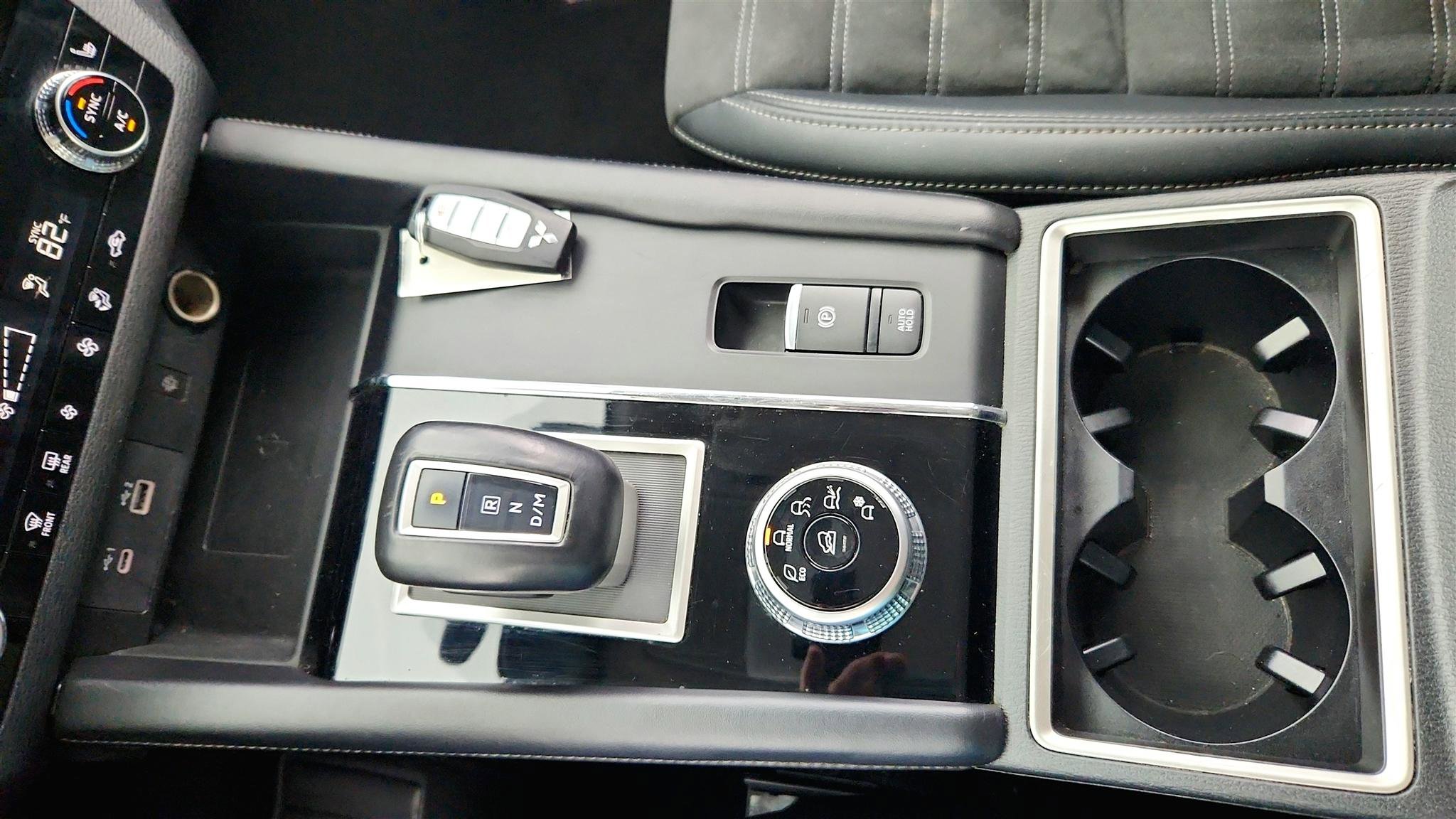 Used 2024 Mitsubishi Outlander FWD image 31