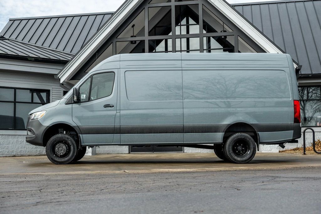 New 2026 Mercedes-Benz Sprinter 3500 video 3