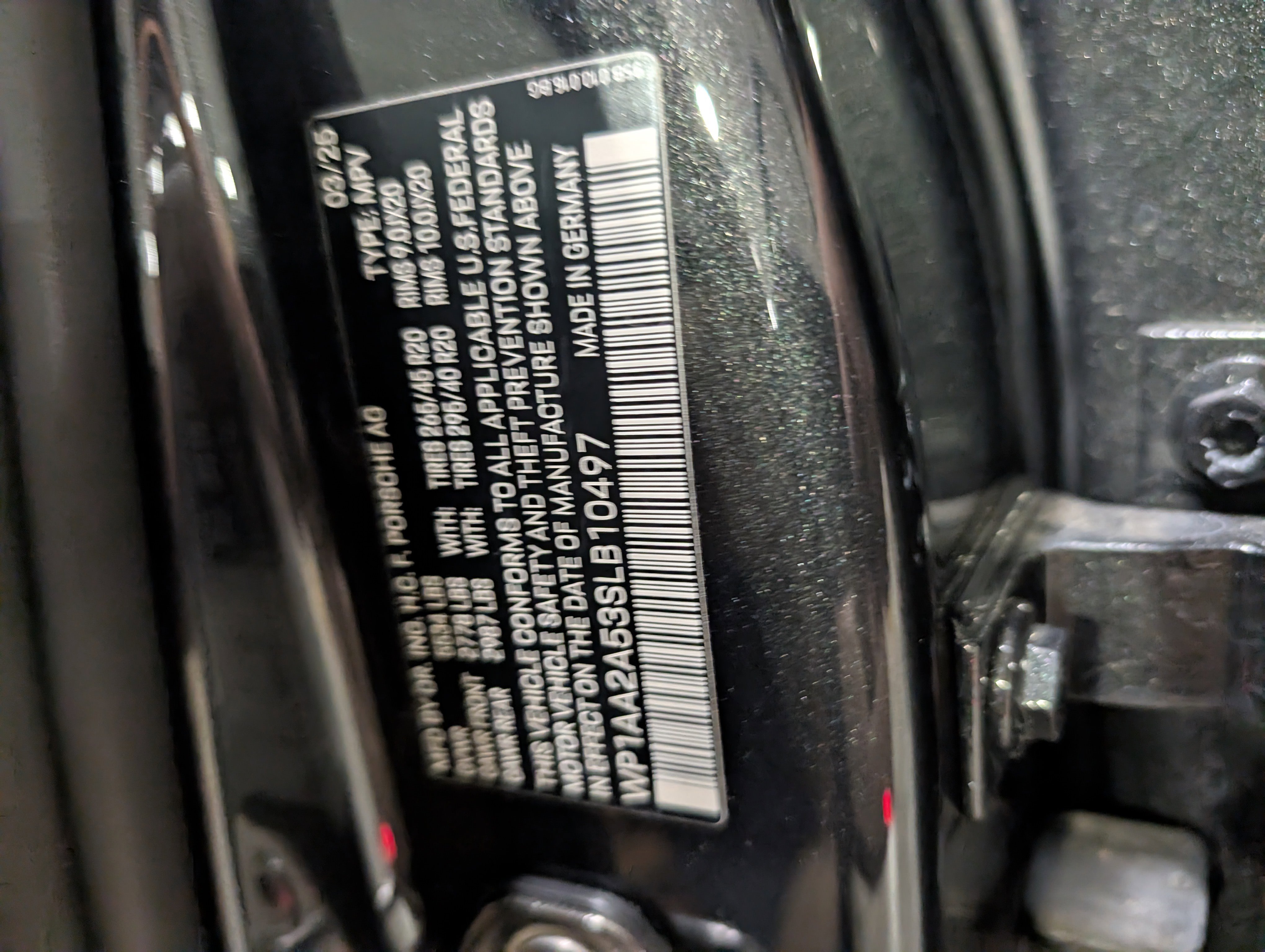 Certified 2025 Porsche Macan image 38