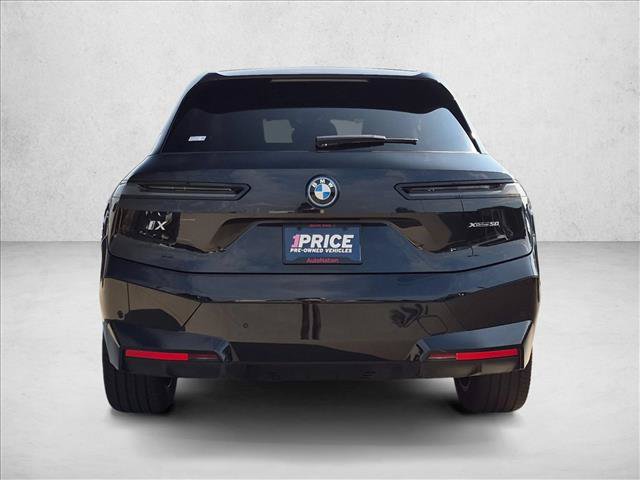 Used 2024 BMW iX xDrive50 w/ Sport Package AWD/4WD image 7
