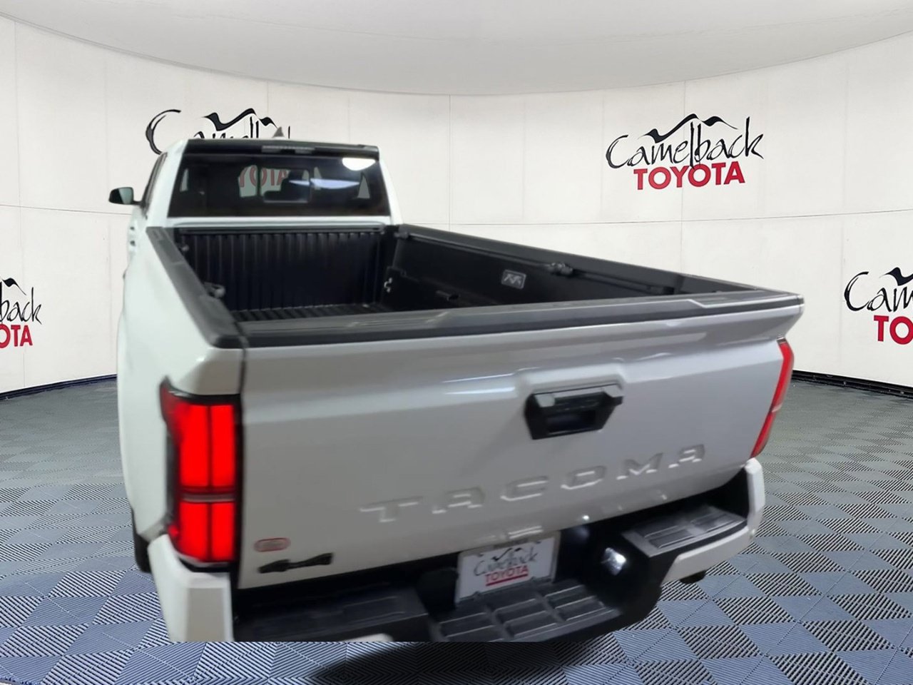 Used 2025 Toyota Tacoma SR5 AWD/4WD image 3