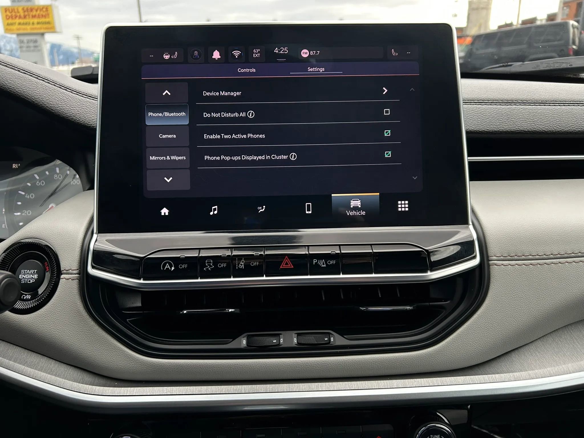 Used 2025 Jeep Compass Limited image 17