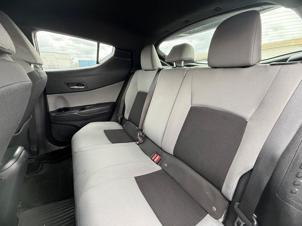 Used 2019 Toyota C-HR XLE FWD image 11