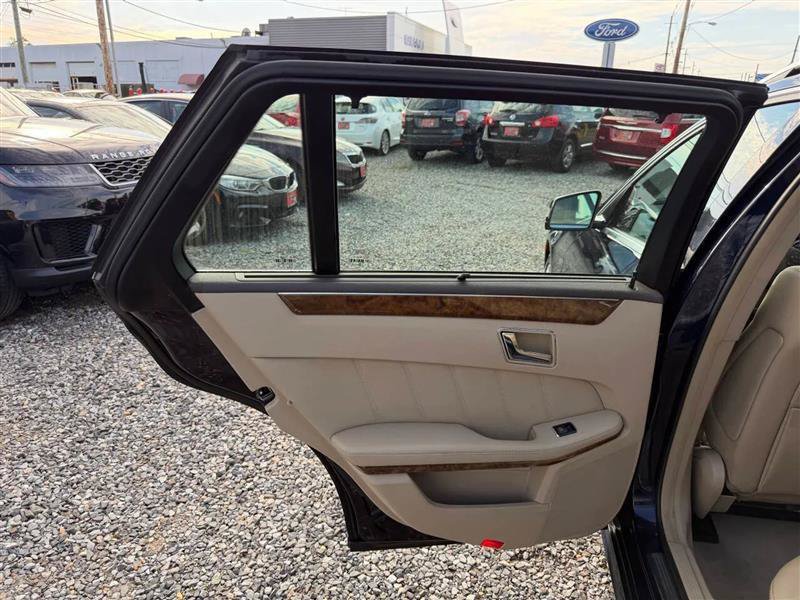 Used 2011 Mercedes-Benz E 350 4MATIC Wagon image 11