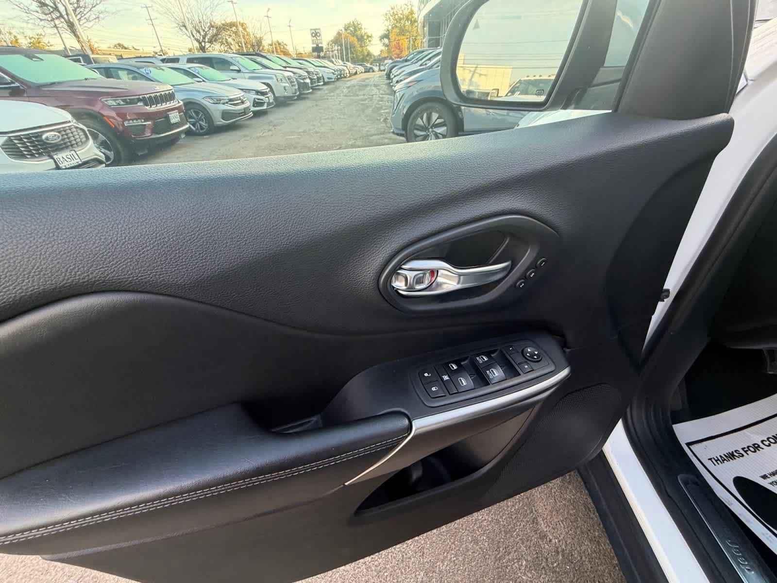 Used 2020 Jeep Cherokee Limited AWD/4WD image 14