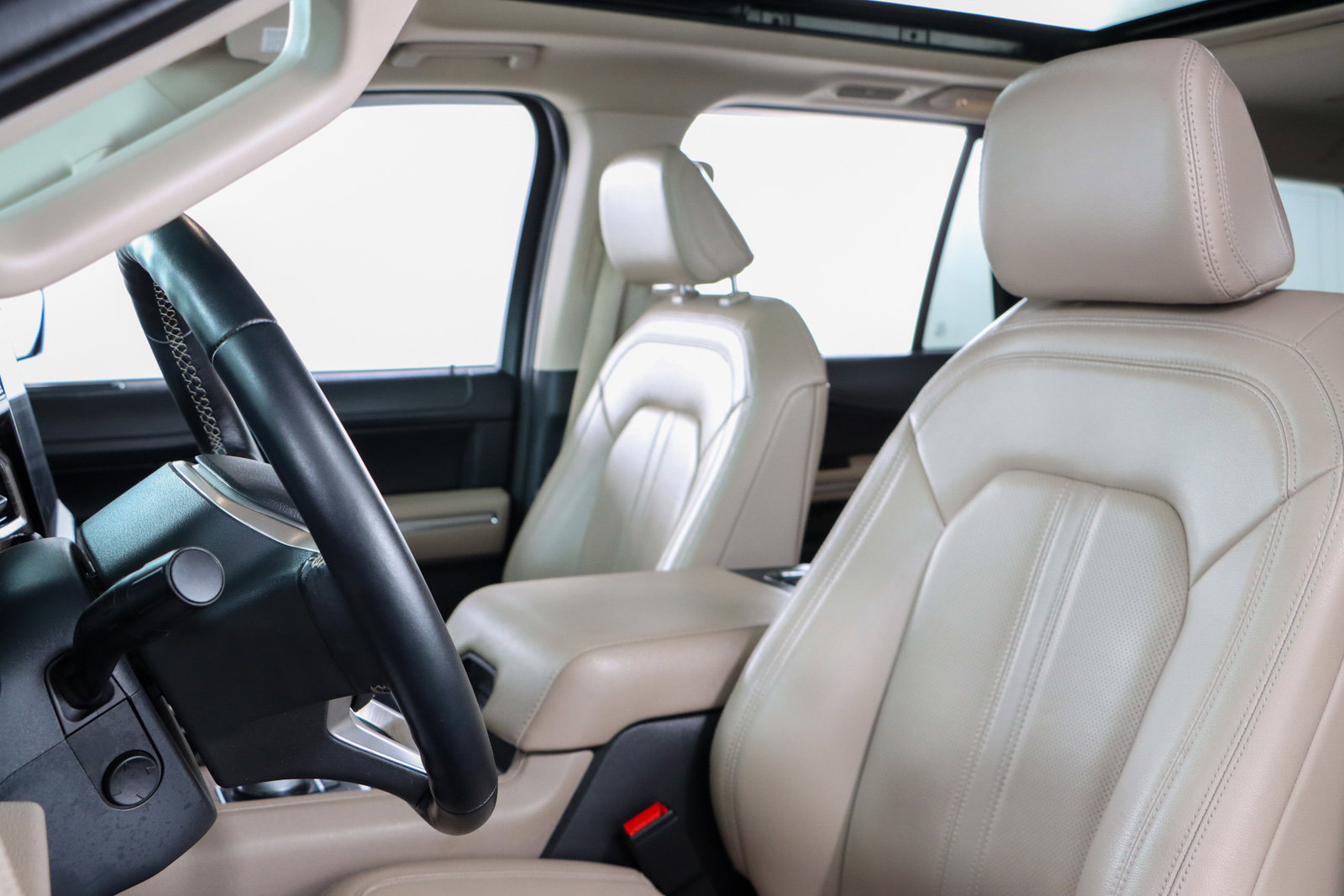 Used 2022 Ford Expedition Limited image 25