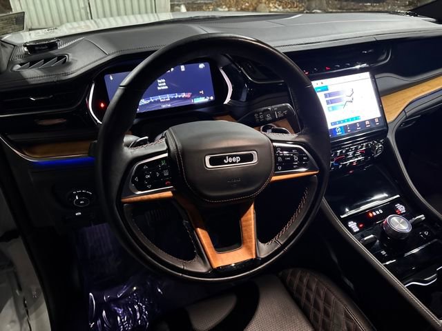 Used 2024 Jeep Grand Cherokee L Summit image 17
