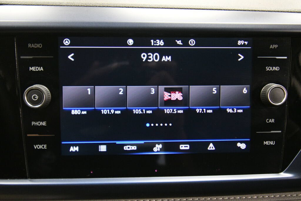 Used 2024 Volkswagen Taos SE FWD image 14