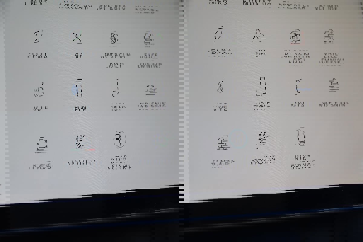 Used 2024 Land Rover Discovery Sport S image 39