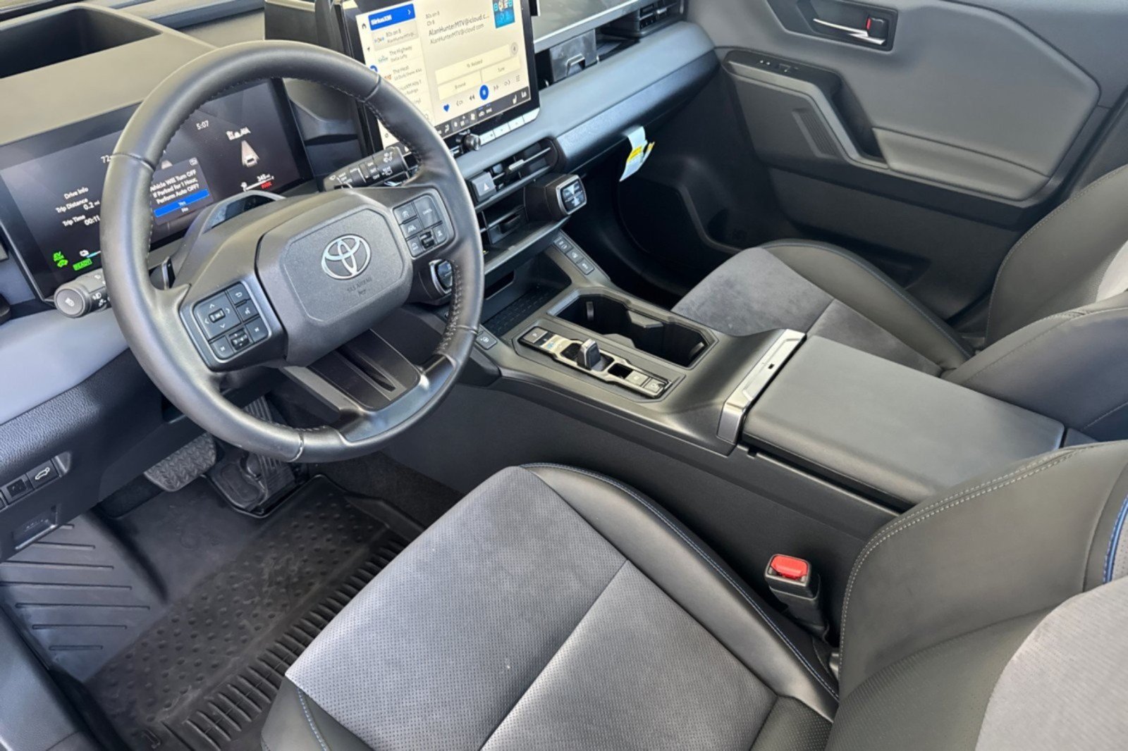 Certified 2026 Toyota RAV4 XSE w/ Panoramic Sun Roof Package AWD/4WD image 9
